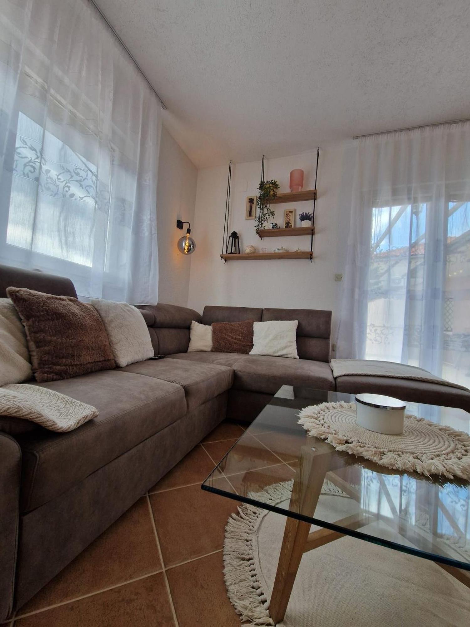 Village Apartment Zagvozd エクステリア 写真